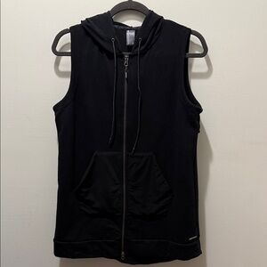 Mondetta long athletic vest in size medium
